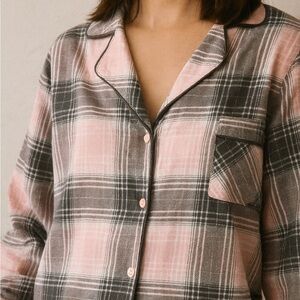 Liz Claiborne women’s Sleep Shirt Sz M. Cotton Flannel w Pink/Silver Plaid